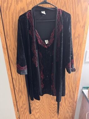 In Bloom Black Velvet Robe with Red Lace Trim